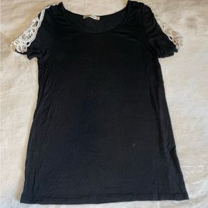 Heart hips shirt with lace sleeve. Size small